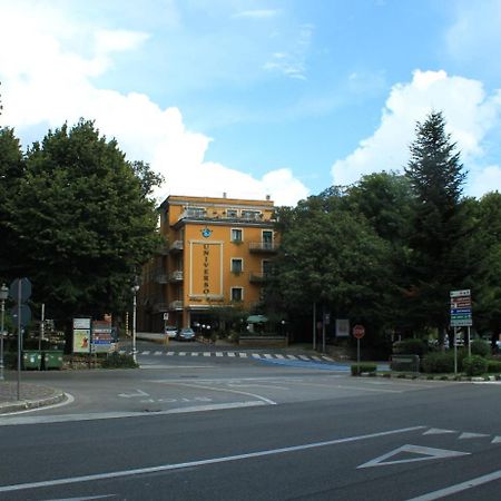 Hotel Universo Fiuggi Exteriör bild